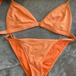 Right orange hollister bikini !!!